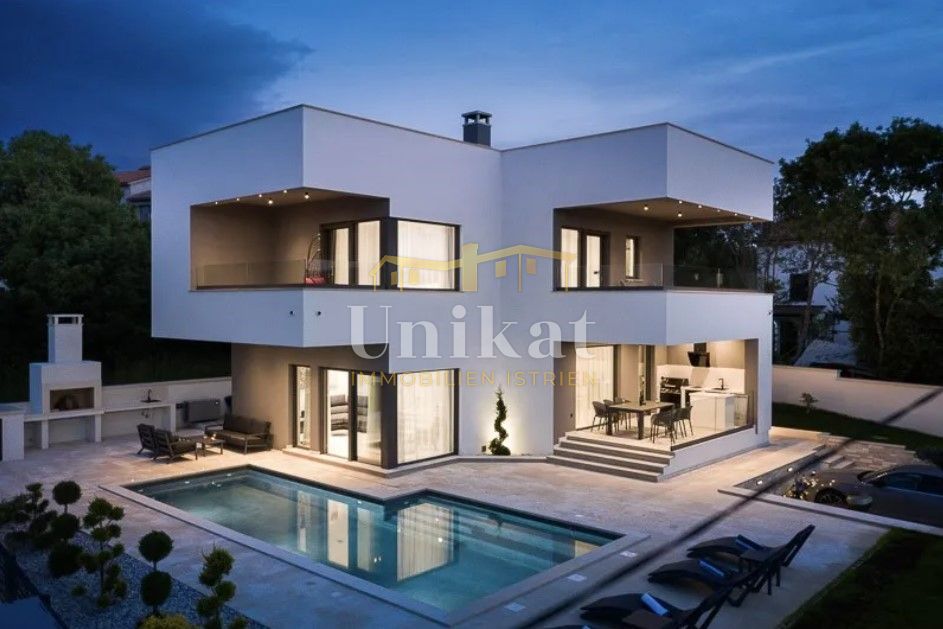 Čudovita vila z razgledom na morje v okolici Marčane